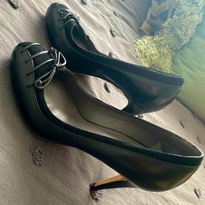 Cole Haan D35897 Nike Air Womens 3.5” Heels black leather suede trim size 7